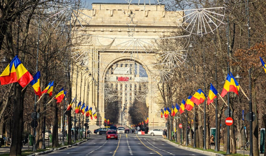 Salutăm două acte în acord cu interesele naționale, legitime istoric, ale României